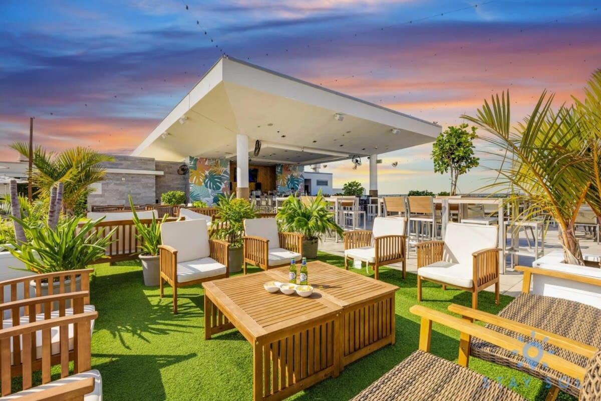הוליווד Tropical Oasis - Rooftop Pool- Near Beach - Gym מראה חיצוני תמונה